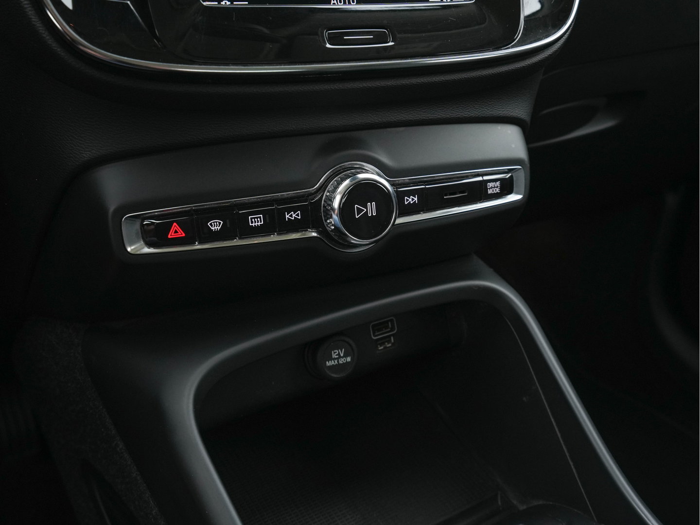 Volvo XC40 1.5 T3 Inscription Aut. *NAVI-FULLMAP | FULL-LED | LEATHER | DIGI-COCKPIT | CAMERA | BLIS | LANE-ASSIST | COMFORTSEATS | ECC | PDC | CRUISE | 19"ALU*
