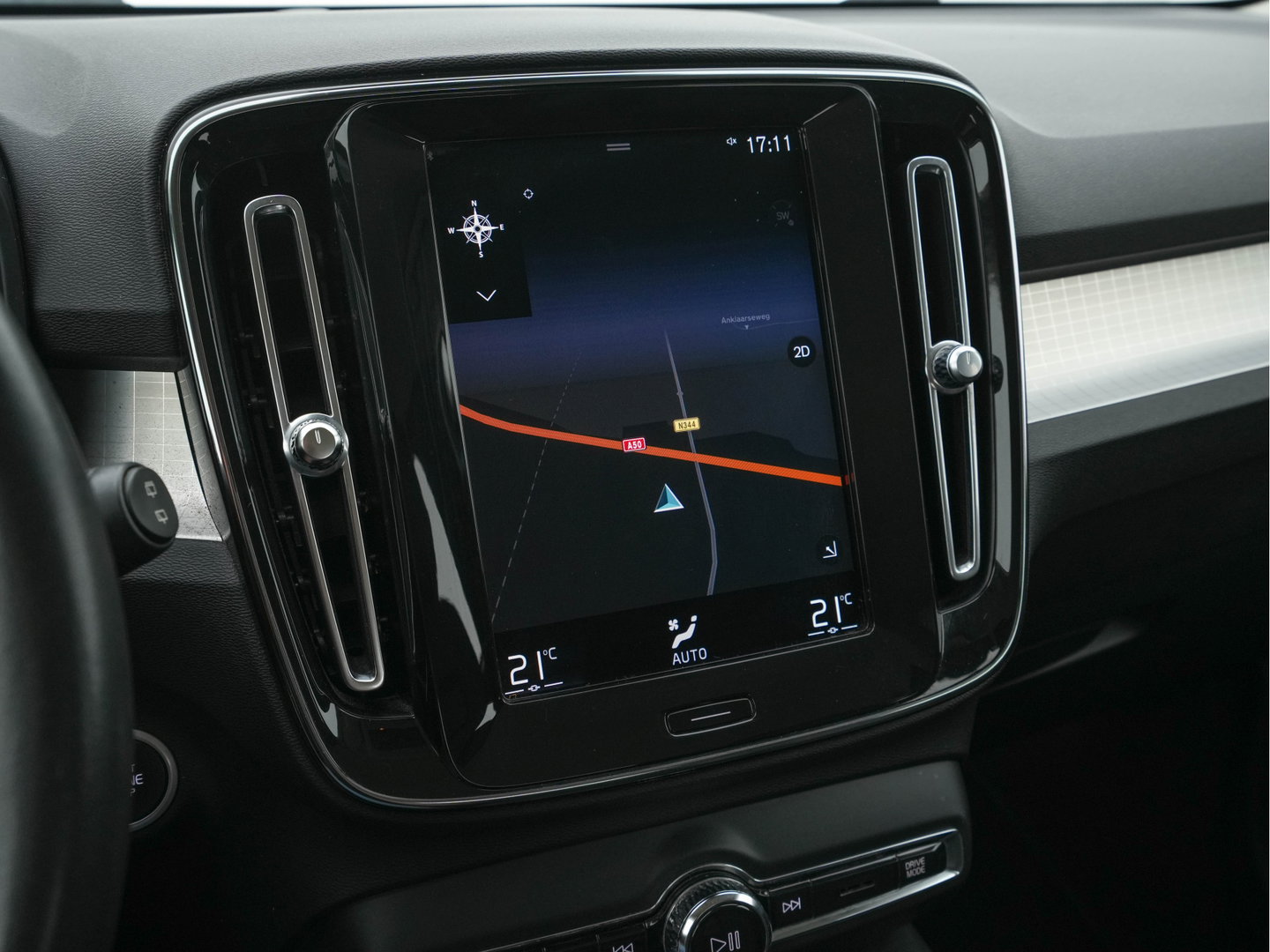 Volvo XC40 1.5 T3 Inscription Aut. *NAVI-FULLMAP | FULL-LED | LEATHER | DIGI-COCKPIT | CAMERA | BLIS | LANE-ASSIST | COMFORTSEATS | ECC | PDC | CRUISE | 19"ALU*