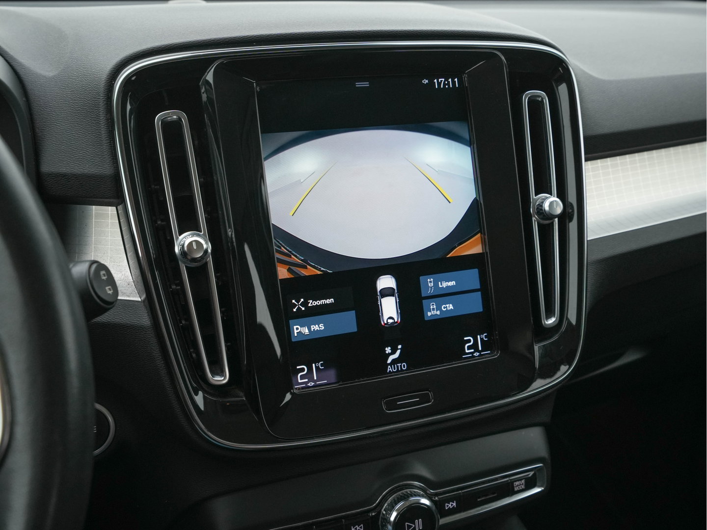 Volvo XC40 1.5 T3 Inscription Aut. *NAVI-FULLMAP | FULL-LED | LEATHER | DIGI-COCKPIT | CAMERA | BLIS | LANE-ASSIST | COMFORTSEATS | ECC | PDC | CRUISE | 19"ALU*