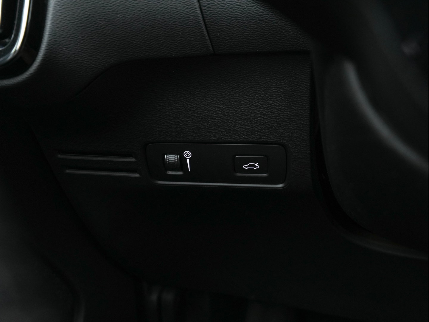 Volvo XC40 1.5 T3 Inscription Aut. *NAVI-FULLMAP | FULL-LED | LEATHER | DIGI-COCKPIT | CAMERA | BLIS | LANE-ASSIST | COMFORTSEATS | ECC | PDC | CRUISE | 19"ALU*