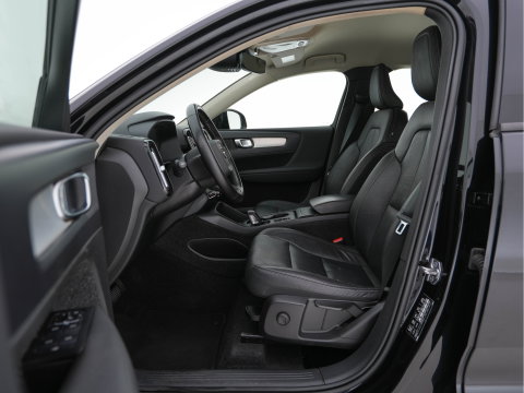 Volvo XC40 1.5 T3 Inscription Aut. *NAVI-FULLMAP | FULL-LED | LEATHER | DIGI-COCKPIT | CAMERA | BLIS | LANE-ASSIST | COMFORTSEATS | ECC | PDC | CRUISE | 19"ALU*