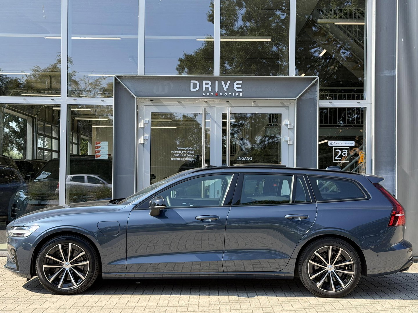 Volvo V60 2.0 T6 Plug-in hybrid 350Pk AWD Plus Dark Long Range|Pano|H/K|360Cam|Pilot|Trekhaak