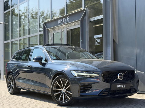 Volvo V60 2.0 T6 Plug-in hybrid 350Pk AWD Plus Dark Long Range|Pano|H/K|360Cam|Pilot|Trekhaak