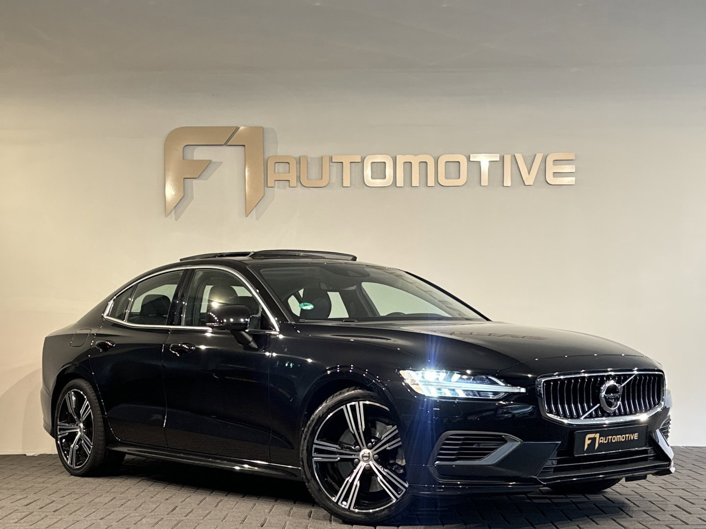 Volvo S60 2.0 Recharge T8 AWD Inscription Pano|Memory|Bowers|Stoelventilatie