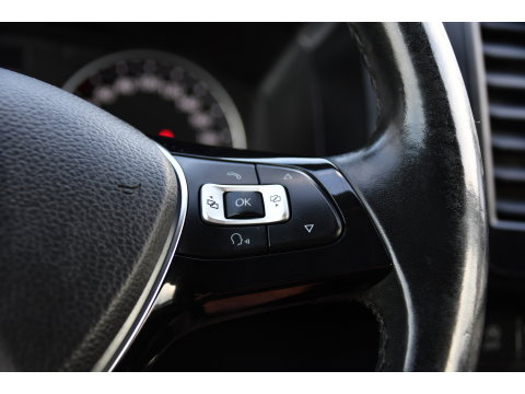 Volkswagen Transporter 2.0 TDI L2H1 Highline Cruise, Stoelverwarming, 140pk, Trekhaak, Sensoren, Multimedia, Voorruit verwarming, Uniek!