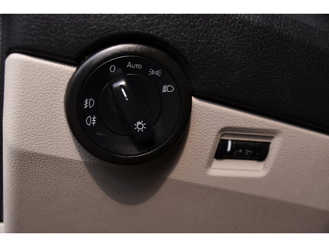 Volkswagen Transporter 2.0 TDI L2H1 Highline Cruise, Stoelverwarming, 140pk, Trekhaak, Sensoren, Multimedia, Voorruit verwarming, Uniek!