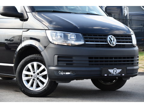 Volkswagen Transporter 2.0 TDI L2H1 Highline Cruise, Stoelverwarming, 140pk, Trekhaak, Sensoren, Multimedia, Voorruit verwarming, Uniek!