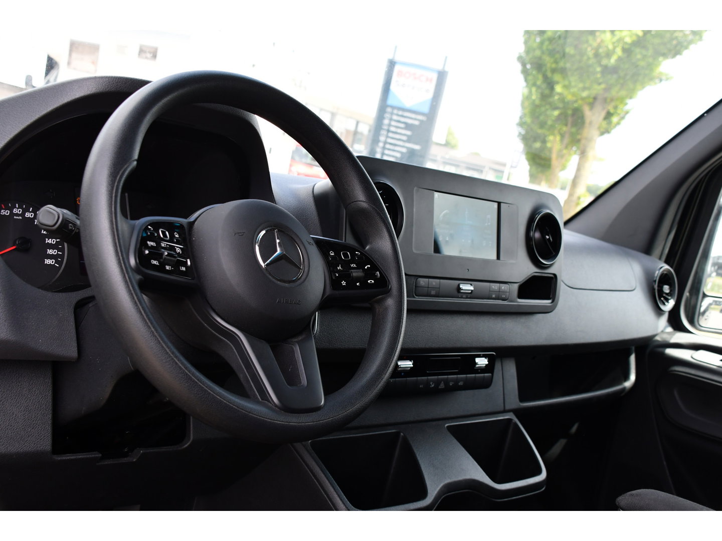 Mercedes-Benz Sprinter 316 1.9 CDI L2H2 RWD AMG Black Edition Camera, Cruise, Carplay, Automaat, 170PK, Standkachel, Multimedia, UNIEK!