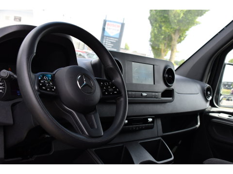 Mercedes-Benz Sprinter 316 1.9 CDI L2H2 RWD AMG Black Edition Camera, Cruise, Carplay, Automaat, 170PK, Standkachel, Multimedia, UNIEK!