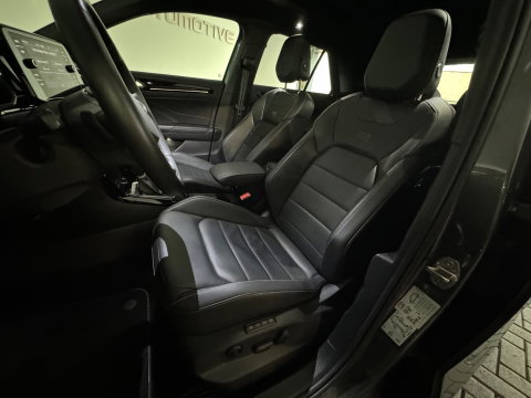 Volkswagen T-Roc 1.5 TSI Life Business Pano|Dodehoek|ACC|Memory|Keyless|Camera