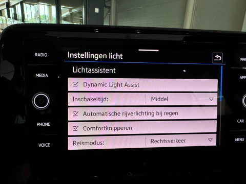 Volkswagen T-Roc 1.5 TSI Life Business Pano|Dodehoek|ACC|Memory|Keyless|Camera