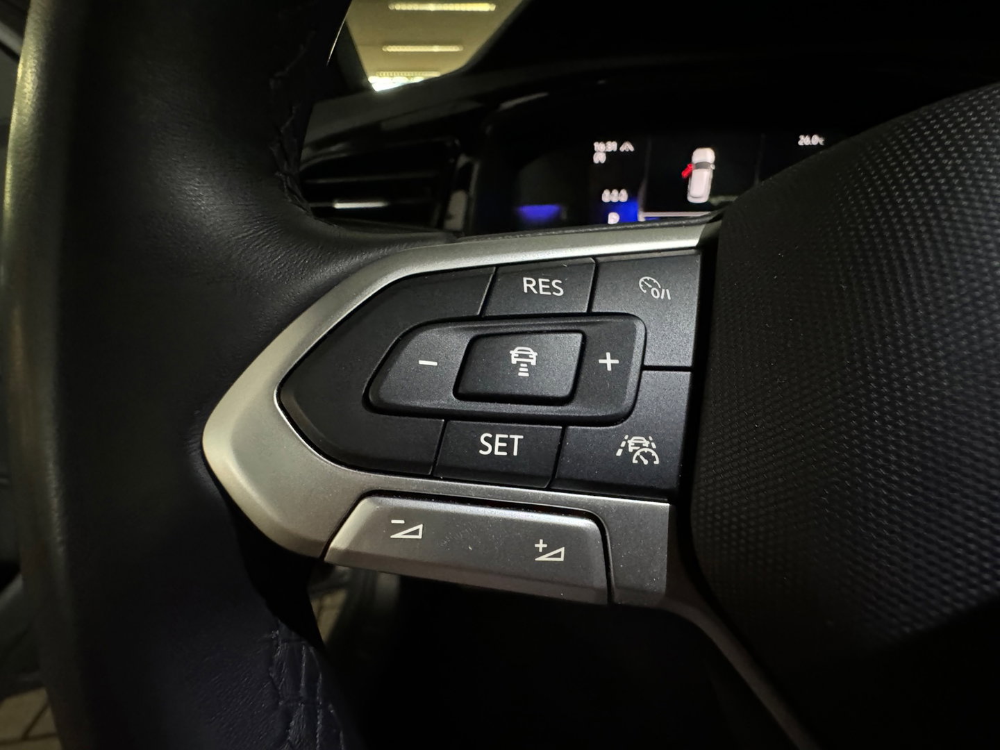 Volkswagen T-Roc 1.5 TSI Life Business Pano|Dodehoek|ACC|Memory|Keyless|Camera