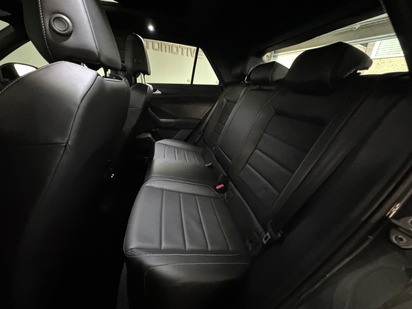Volkswagen T-Roc 1.5 TSI Life Business Pano|Dodehoek|ACC|Memory|Keyless|Camera