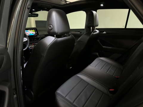 Volkswagen T-Roc 1.5 TSI Life Business Pano|Dodehoek|ACC|Memory|Keyless|Camera