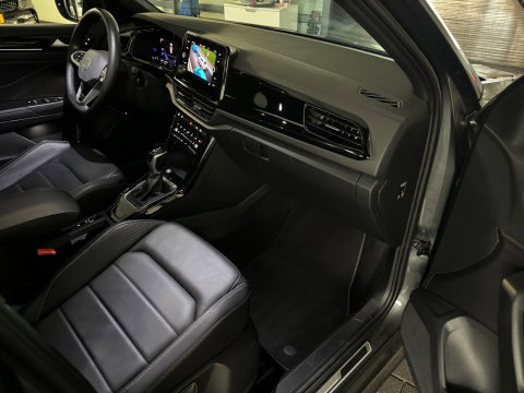 Volkswagen T-Roc 1.5 TSI Life Business Pano|Dodehoek|ACC|Memory|Keyless|Camera