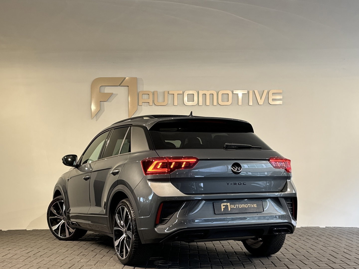 Volkswagen T-Roc 1.5 TSI Life Business Pano|Dodehoek|ACC|Memory|Keyless|Camera