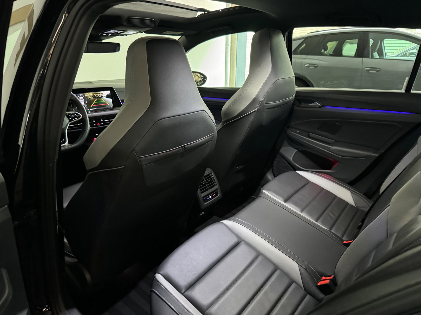 Volkswagen Golf 2.0 TDI GTD Pano|H/K|HuD|Trekhaak|Memory|Leer|BlindSpot