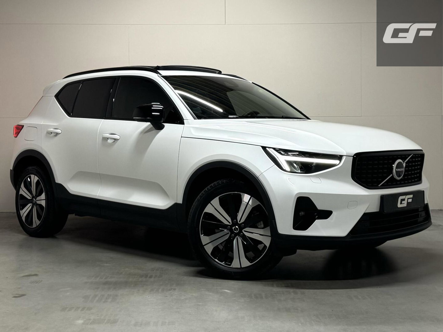 Volvo XC40 1.5 T5 Plug-in Hybrid Ultimate Dark Pano H/K 360° Memory Autopilot