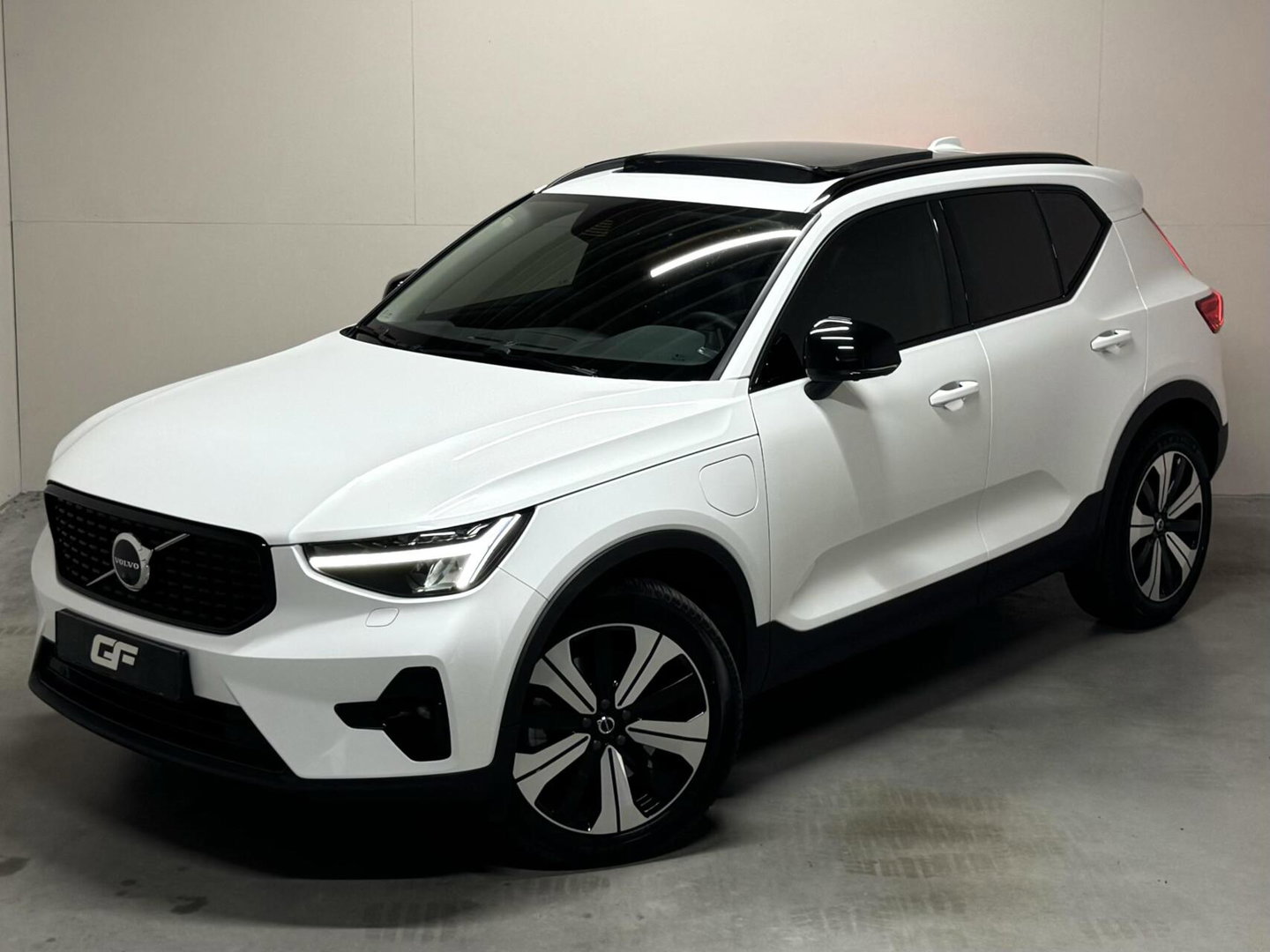Volvo XC40 1.5 T5 Plug-in Hybrid Ultimate Dark Pano H/K 360° Memory Autopilot