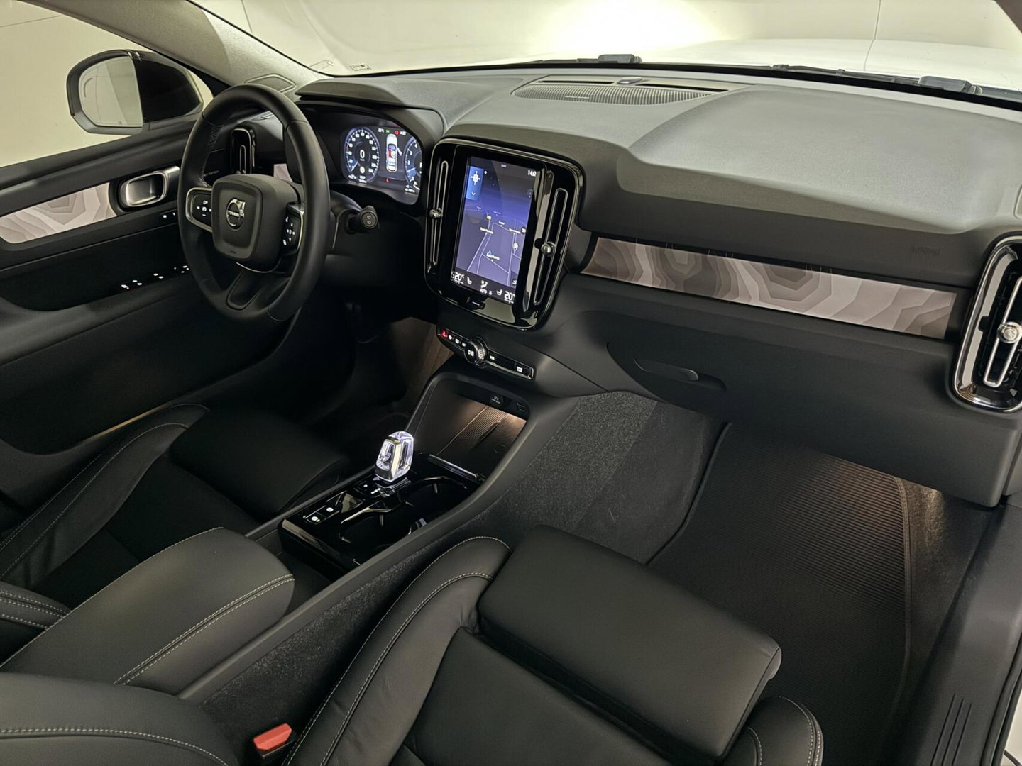 Volvo XC40 1.5 T5 Plug-in Hybrid Ultimate Dark Pano H/K 360° Memory Autopilot