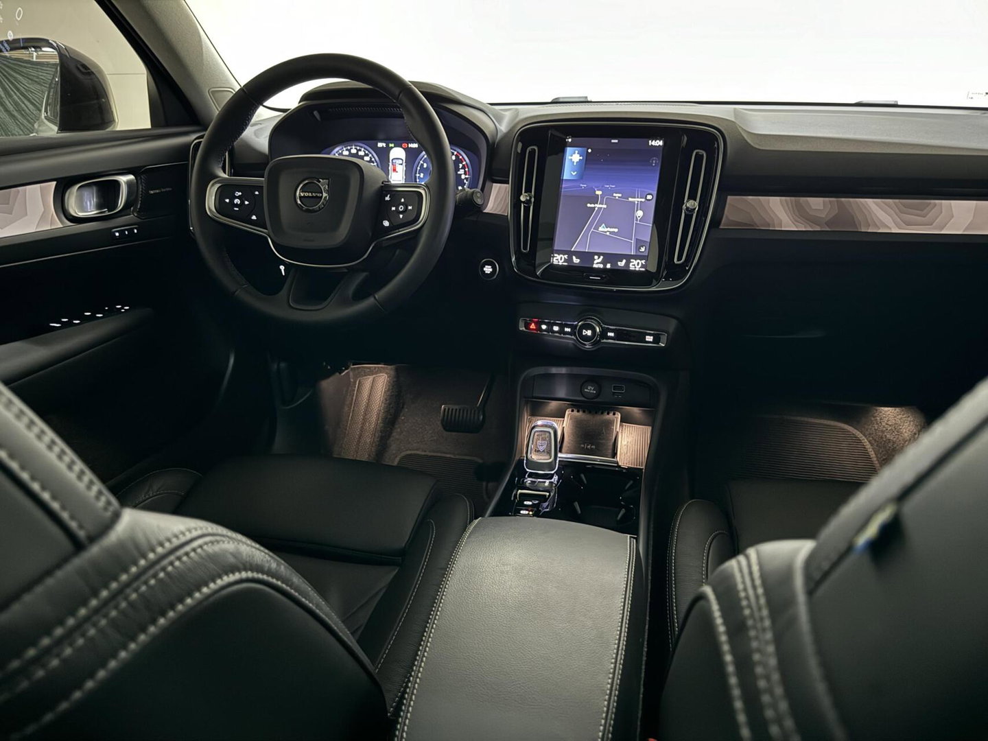 Volvo XC40 1.5 T5 Plug-in Hybrid Ultimate Dark Pano H/K 360° Memory Autopilot