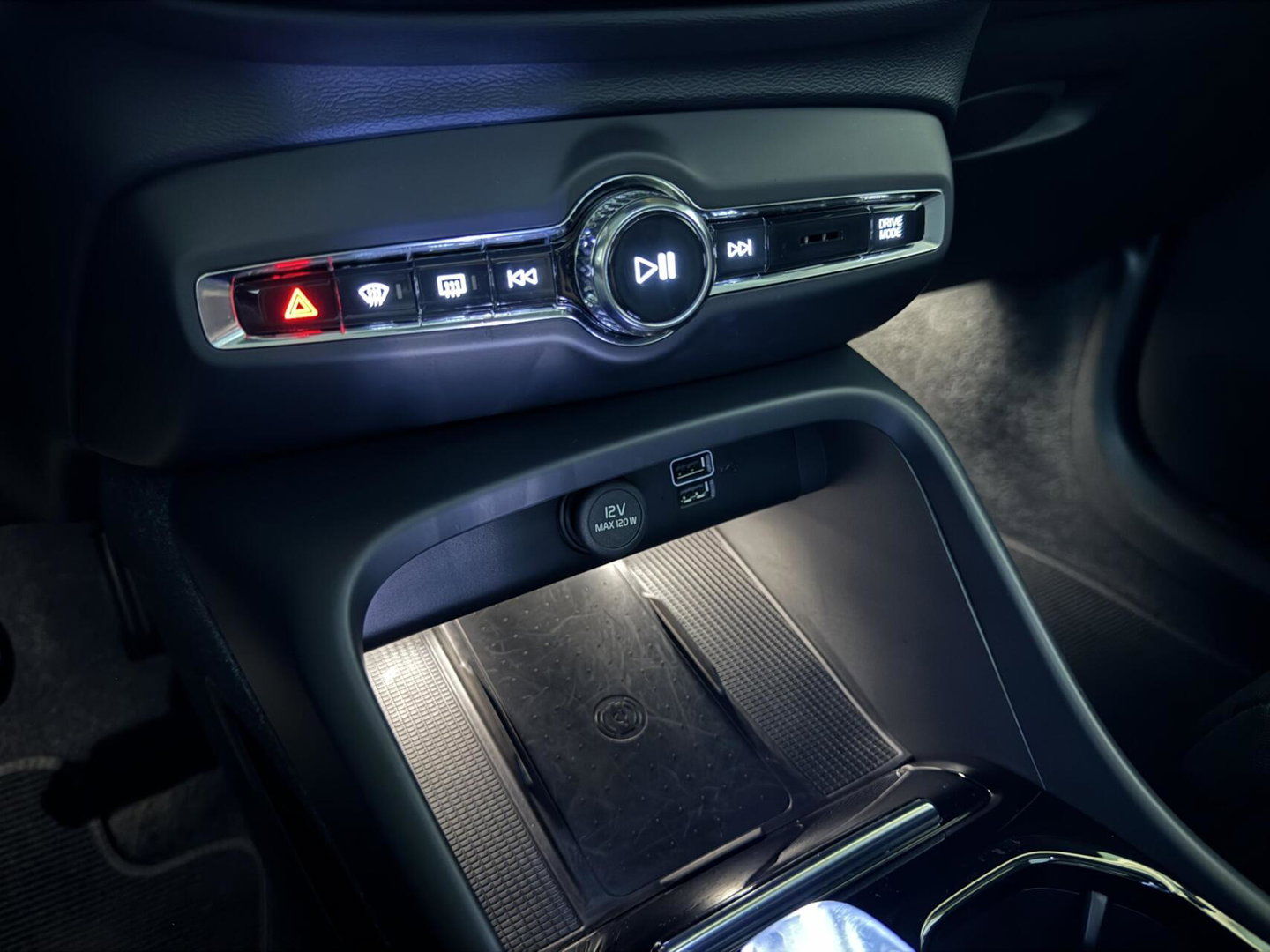 Volvo XC40 1.5 T5 Plug-in Hybrid Ultimate Dark Pano H/K 360° Memory Autopilot