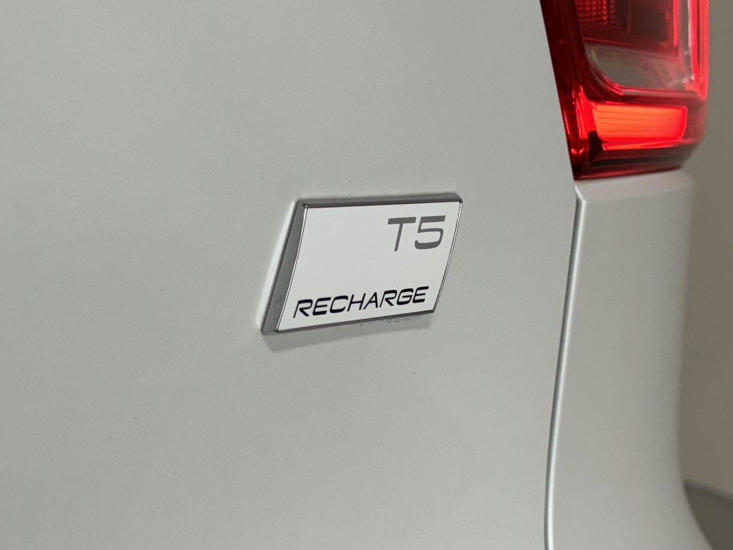 Volvo XC40 1.5 T5 Plug-in Hybrid Ultimate Dark Pano H/K 360° Memory Autopilot