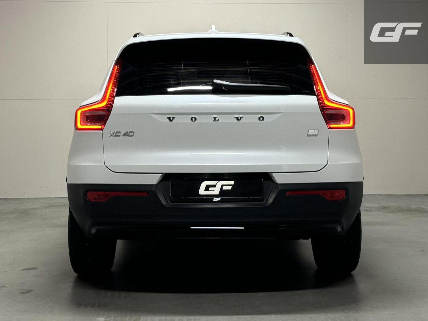 Volvo XC40 1.5 T5 Plug-in Hybrid Ultimate Dark Pano H/K 360° Memory Autopilot