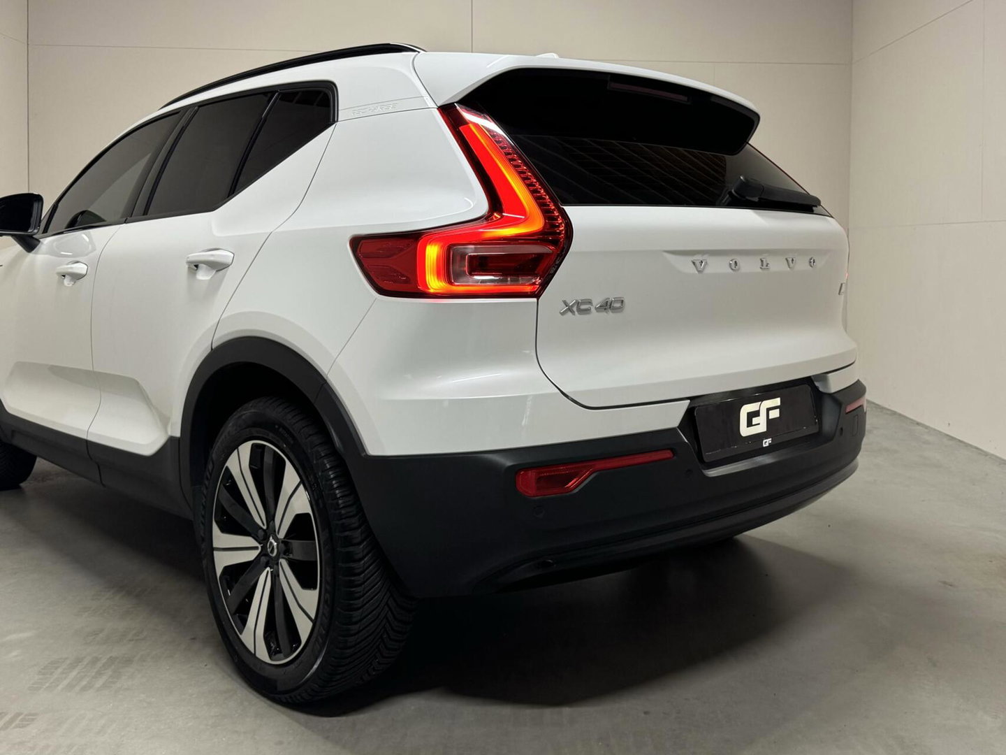 Volvo XC40 1.5 T5 Plug-in Hybrid Ultimate Dark Pano H/K 360° Memory Autopilot