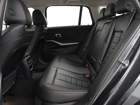 BMW 3 Serie Touring 320e Business Edition Plus | SOH 90% | Leder | Stoelverwarming | Carplay | Cruise control | Climate control | Elektrische achterklep | Park assist | PHEV