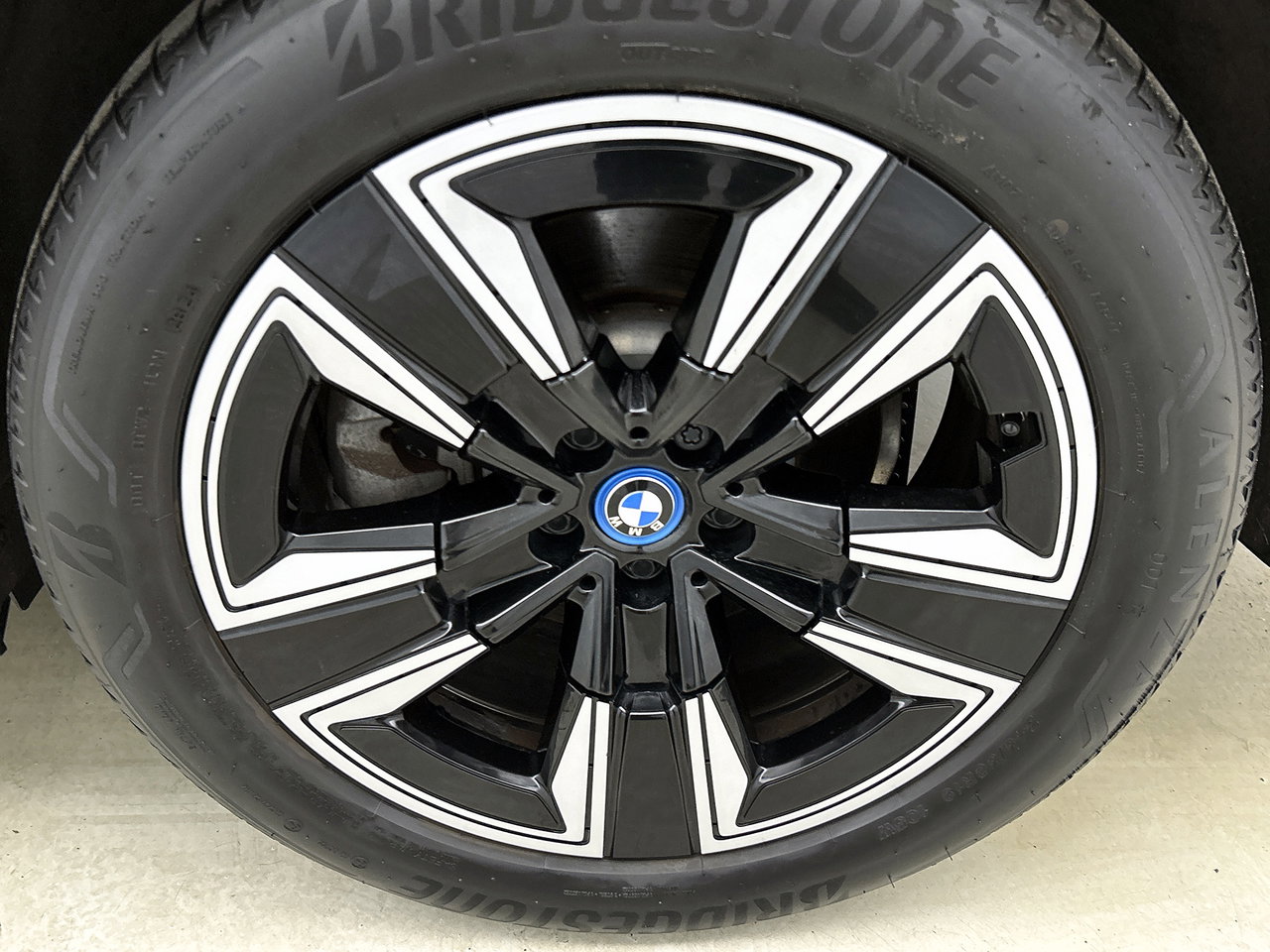 BMW iX3