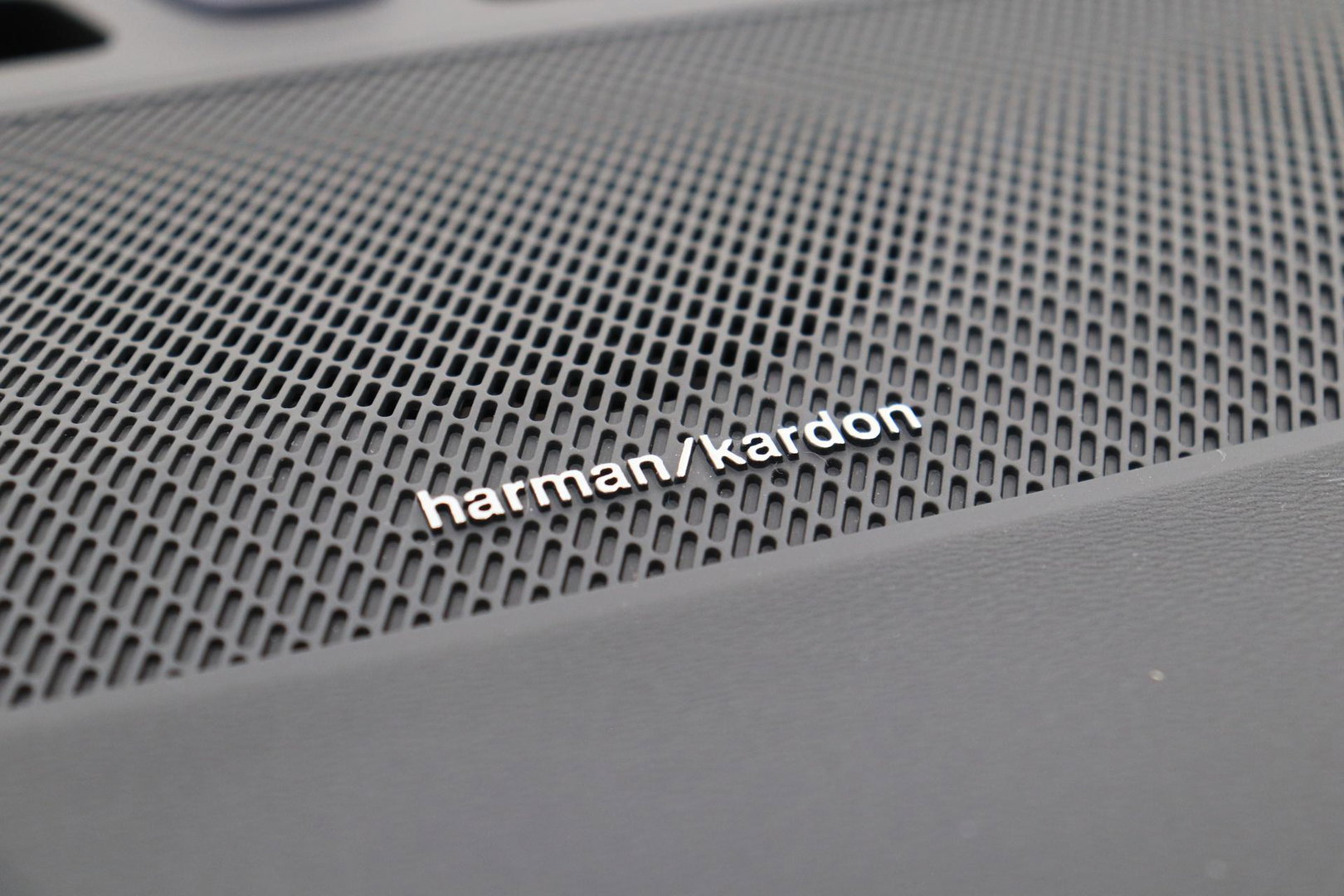 Volvo EX40 Twin Motor Plus Black Edition 82 kWh | ACC | Panoramadak | 360° Camera | Harman/Kardon | Stoel+Stuurverwarming | 20 Inch