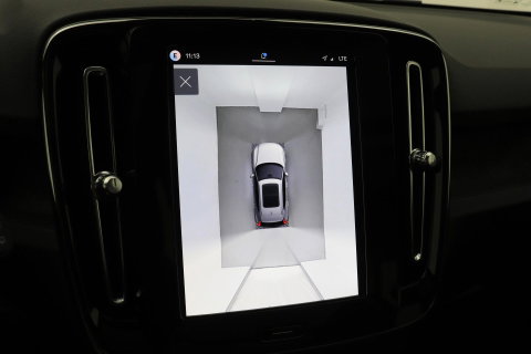 Volvo EX40 Twin Motor Plus Black Edition 82 kWh | ACC | Panoramadak | 360° Camera | Harman/Kardon | Stoel+Stuurverwarming | 20 Inch