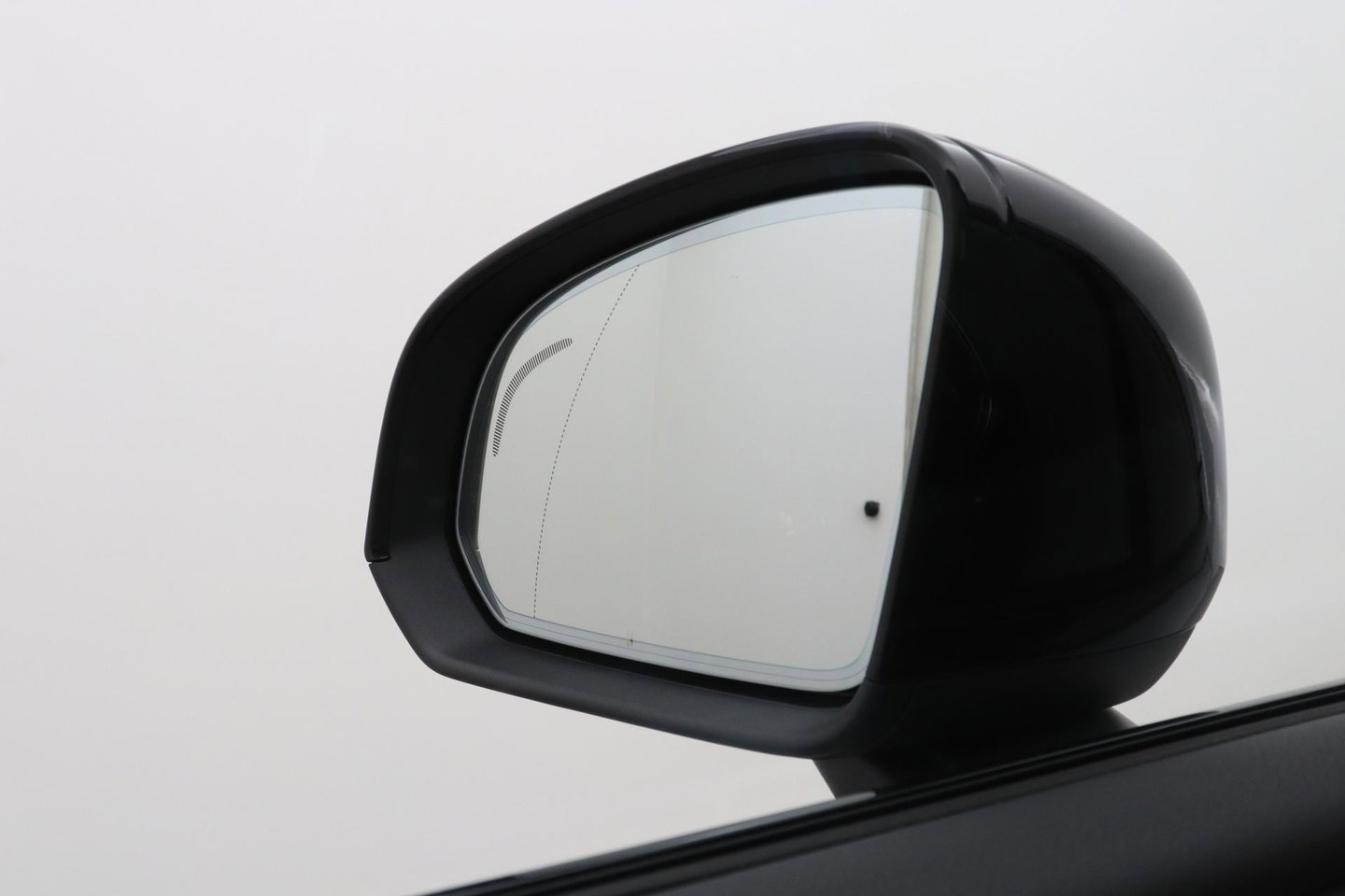Volvo EX40 Twin Motor Plus Black Edition 82 kWh | ACC | Panoramadak | 360° Camera | Harman/Kardon | Stoel+Stuurverwarming | 20 Inch