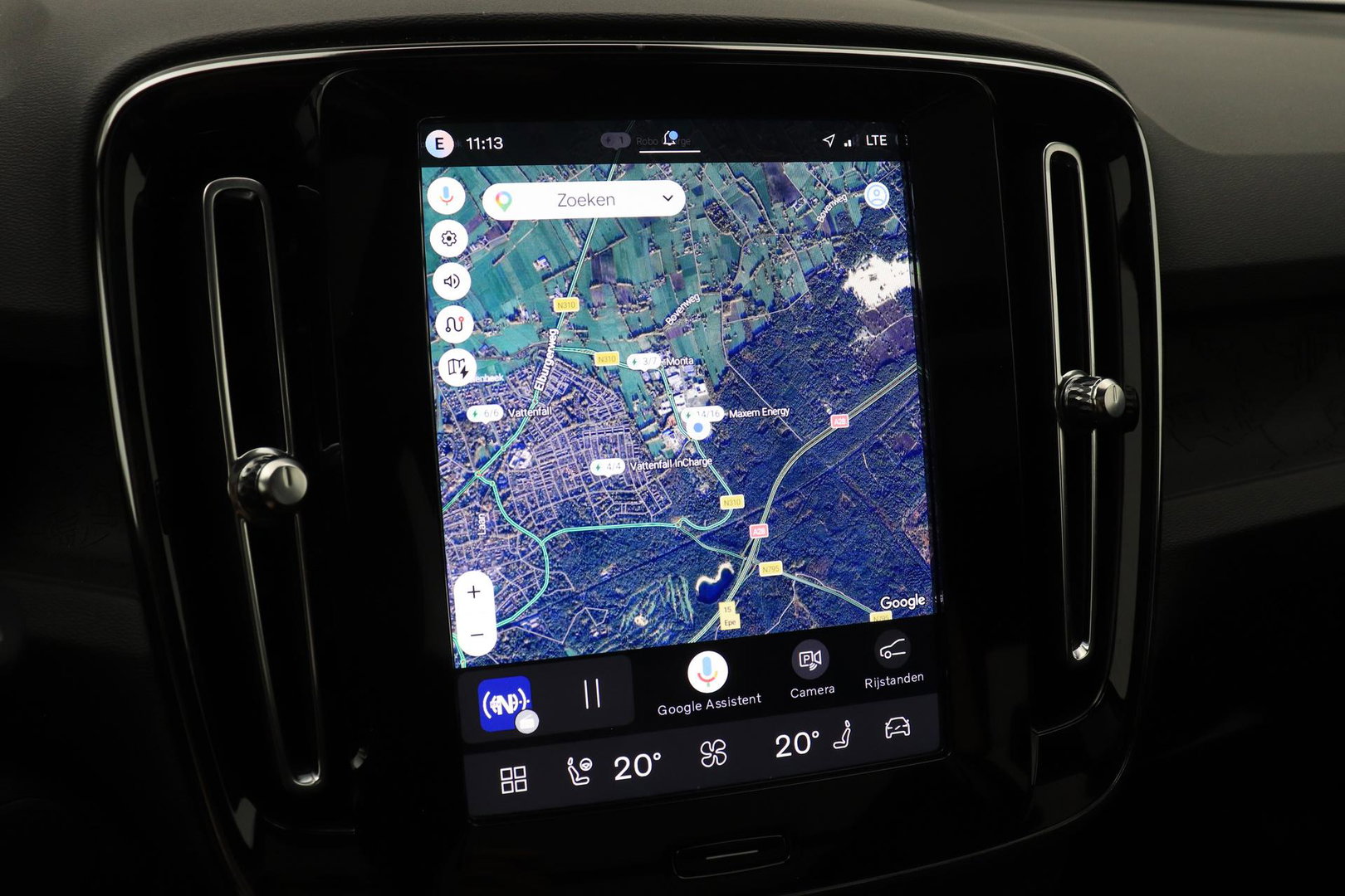 Volvo EX40 Twin Motor Plus Black Edition 82 kWh | ACC | Panoramadak | 360° Camera | Harman/Kardon | Stoel+Stuurverwarming | 20 Inch
