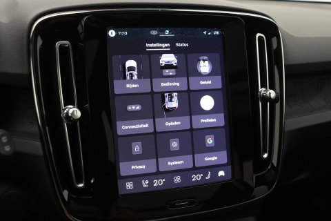 Volvo EX40 Twin Motor Plus Black Edition 82 kWh | ACC | Panoramadak | 360° Camera | Harman/Kardon | Stoel+Stuurverwarming | 20 Inch