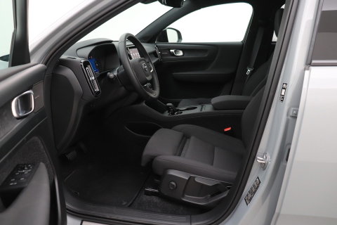 Volvo EX40 Twin Motor Plus Black Edition 82 kWh | ACC | Panoramadak | 360° Camera | Harman/Kardon | Stoel+Stuurverwarming | 20 Inch