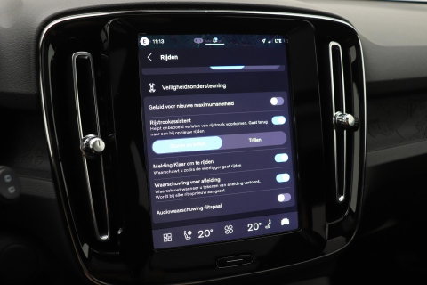 Volvo EX40 Twin Motor Plus Black Edition 82 kWh | ACC | Panoramadak | 360° Camera | Harman/Kardon | Stoel+Stuurverwarming | 20 Inch