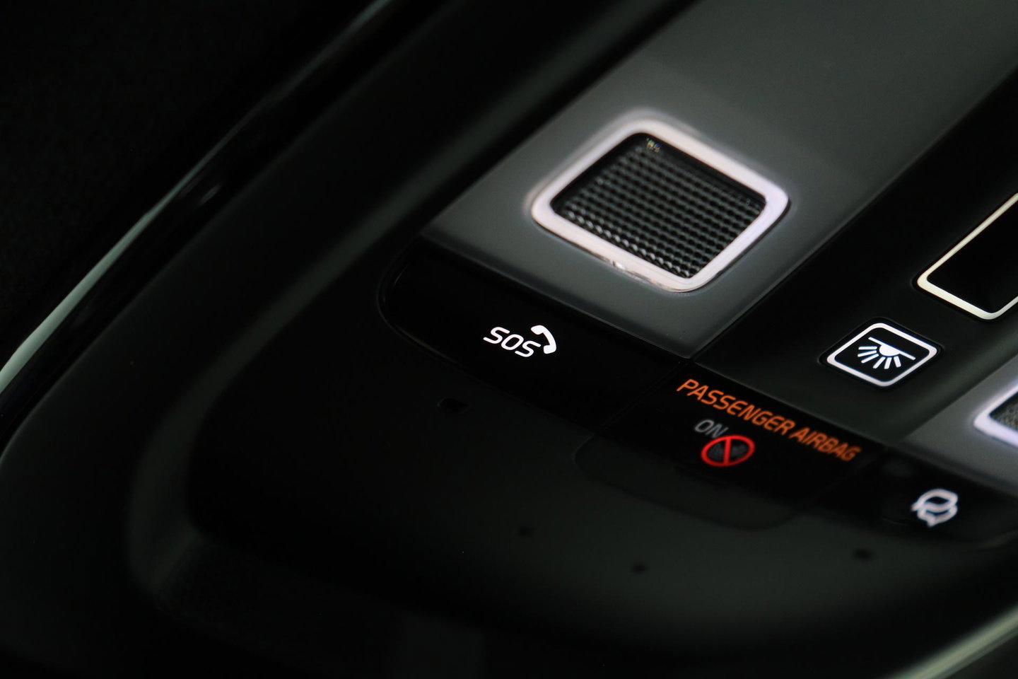 Volvo EX40 Twin Motor Plus Black Edition 82 kWh | ACC | Panoramadak | 360° Camera | Harman/Kardon | Stoel+Stuurverwarming | 20 Inch