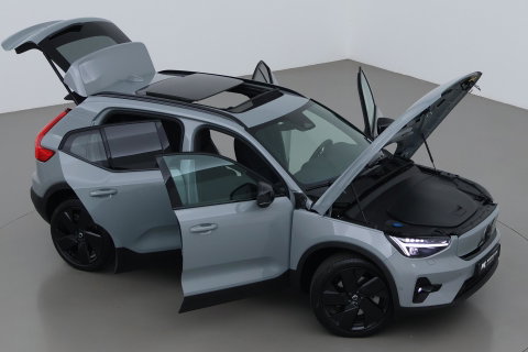 Volvo EX40 Twin Motor Plus Black Edition 82 kWh | ACC | Panoramadak | 360° Camera | Harman/Kardon | Stoel+Stuurverwarming | 20 Inch