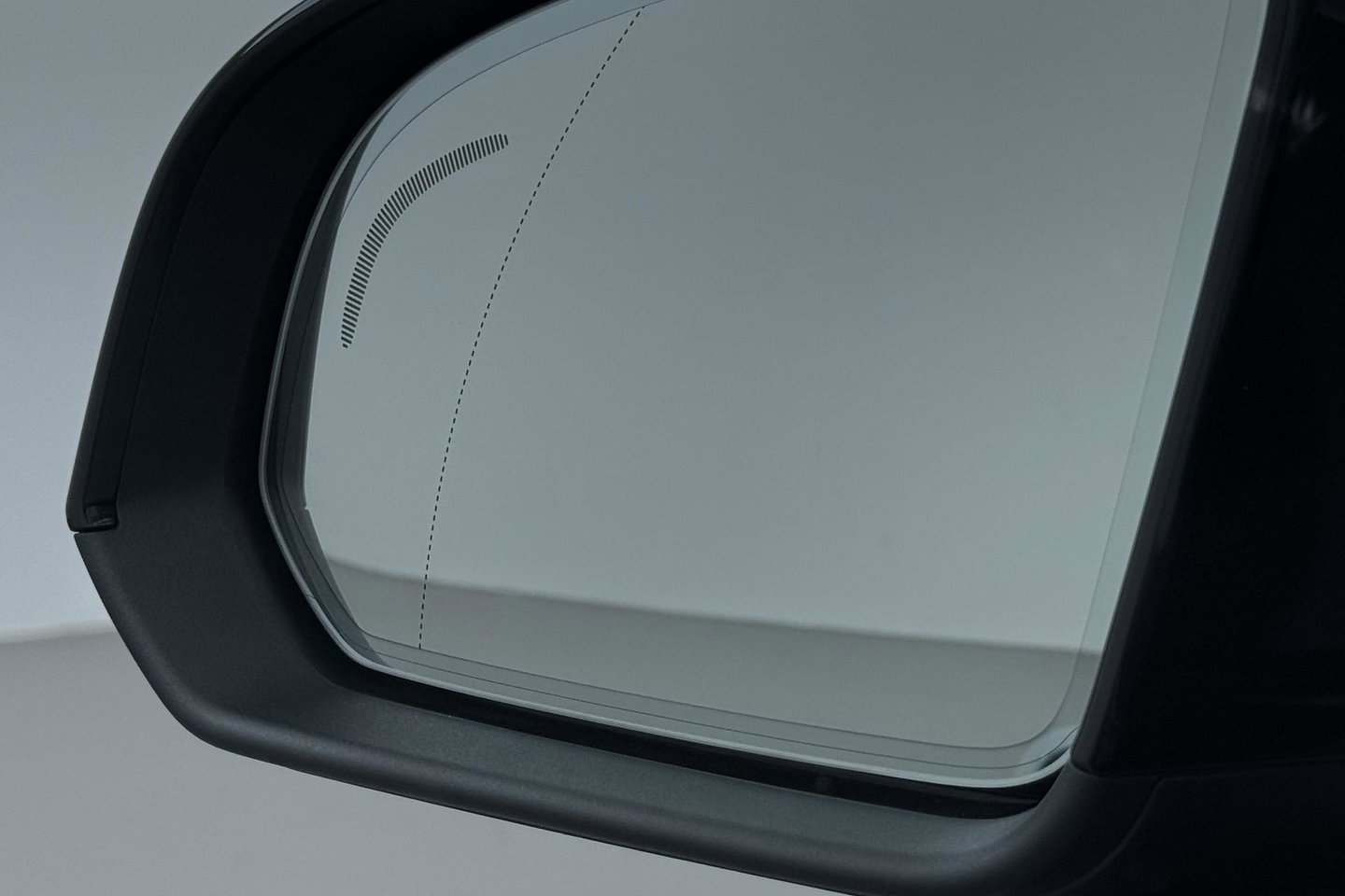 Volvo EX40 Twin Motor Plus Black Edition 82 kWh | 409 PK! | AWD | 360° Camera | Harman/Kardon | Stoel+Stuurverwarming | ACC