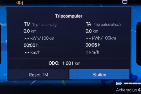 Volvo EX40 Twin Motor Plus Black Edition 82 kWh | 409 PK! | AWD | 360° Camera | Harman/Kardon | Stoel+Stuurverwarming | ACC