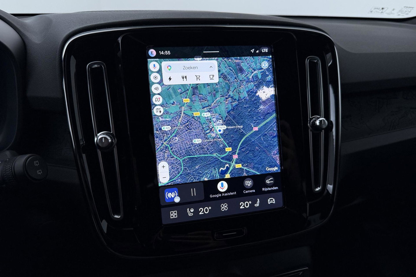 Volvo EX40 Twin Motor Plus Black Edition 82 kWh | 409 PK! | AWD | 360° Camera | Harman/Kardon | Stoel+Stuurverwarming | ACC