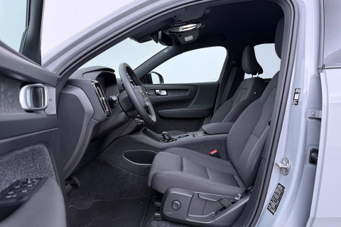 Volvo EX40 Twin Motor Plus Black Edition 82 kWh | 409 PK! | AWD | 360° Camera | Harman/Kardon | Stoel+Stuurverwarming | ACC