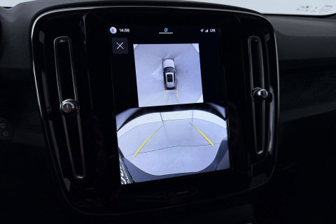 Volvo EX40 Twin Motor Plus Black Edition 82 kWh | 409 PK! | AWD | 360° Camera | Harman/Kardon | Stoel+Stuurverwarming | ACC