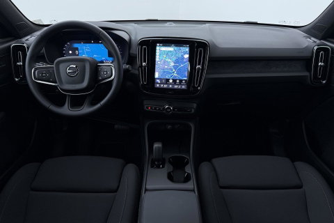 Volvo EX40 Twin Motor Plus Black Edition 82 kWh | 409 PK! | AWD | 360° Camera | Harman/Kardon | Stoel+Stuurverwarming | ACC