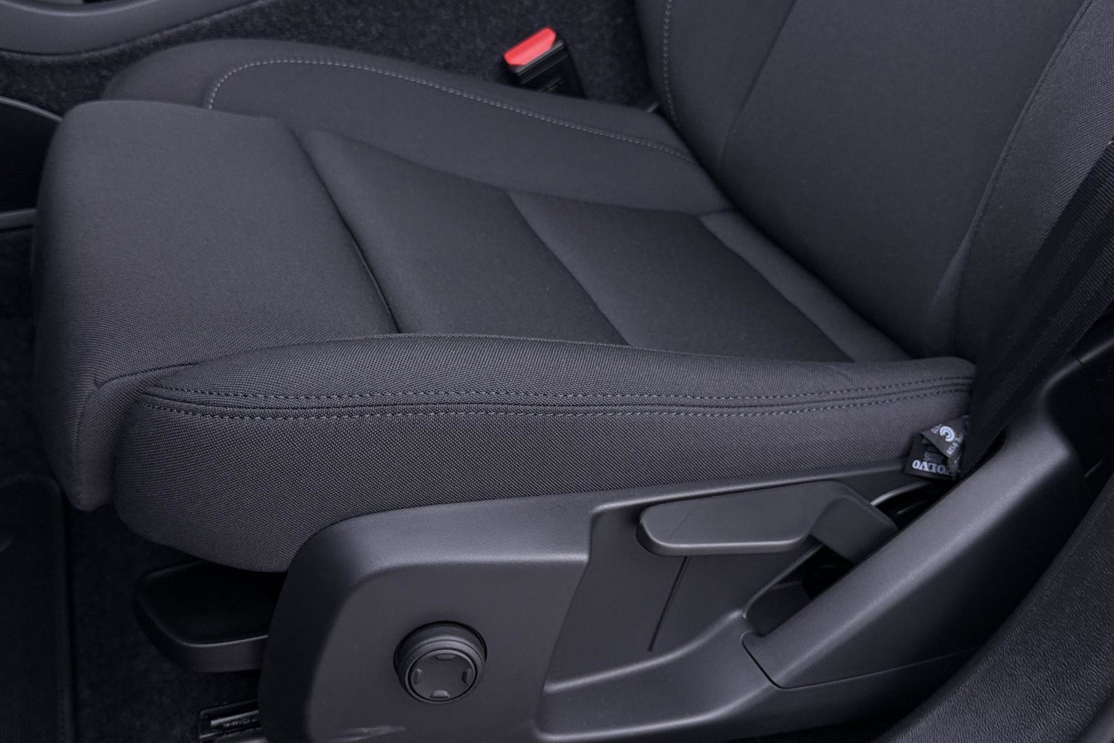 Volvo EX40 Twin Motor Plus Black Edition 82 kWh | 409 PK! | AWD | 360° Camera | Harman/Kardon | Stoel+Stuurverwarming | ACC