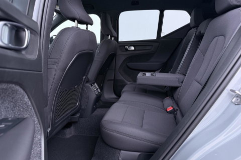 Volvo EX40 Twin Motor Plus Black Edition 82 kWh | 409 PK! | AWD | 360° Camera | Harman/Kardon | Stoel+Stuurverwarming | ACC