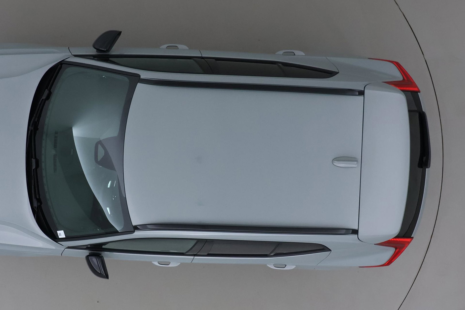 Volvo EX40 Twin Motor Plus Black Edition 82 kWh | 409 PK! | AWD | 360° Camera | Harman/Kardon | Stoel+Stuurverwarming | ACC