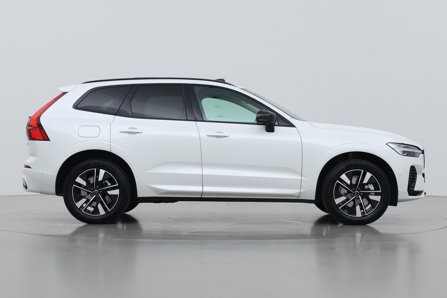 Volvo XC60 T8 Plug-in hybrid Plus Dark | ACC | Harman/Kardon | Panoramadak | Head-Up | Memory | Stoelventilatie